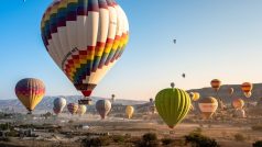 Kashi's 4 Day Hot Air Ballooning And Boat Race Festival To Begin This January! Deets Inside